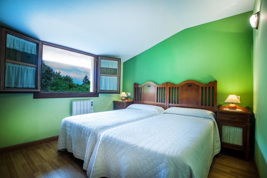 Apartamentos El Pradon De Santa Marina Parres de Llanes الغرفة الصورة